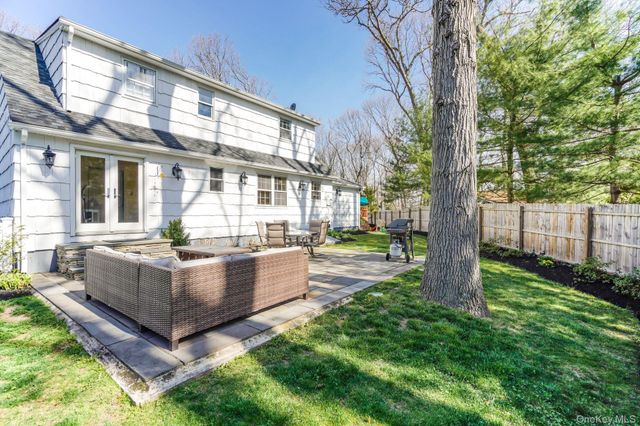 3 Triangle Drive, Setauket, NY 11733