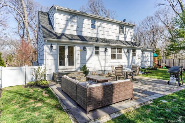 3 Triangle Drive, Setauket, NY 11733