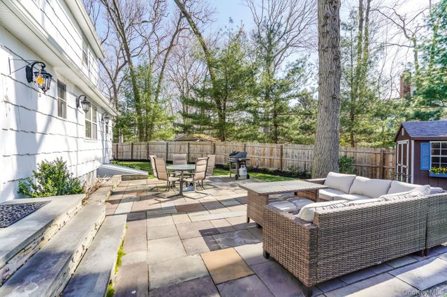 3 Triangle Drive, Setauket, NY 11733