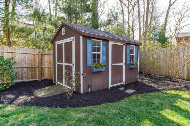 3 Triangle Drive, Setauket, NY 11733