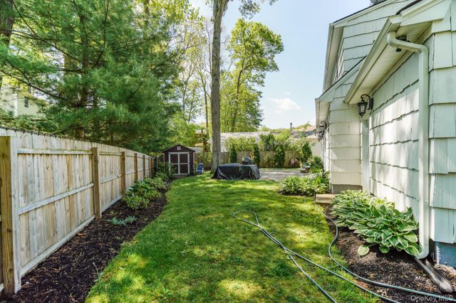3 Triangle Drive, Setauket, NY 11733