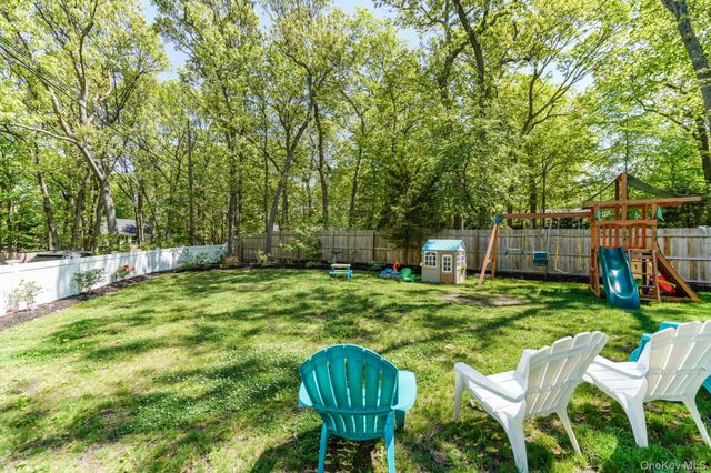 3 Triangle Drive, Setauket, NY 11733