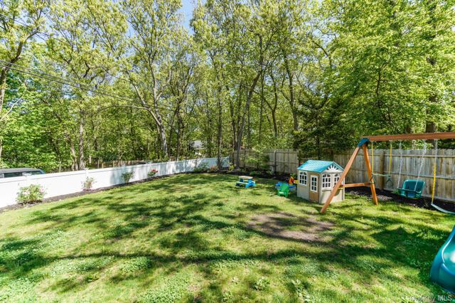 3 Triangle Drive, Setauket, NY 11733