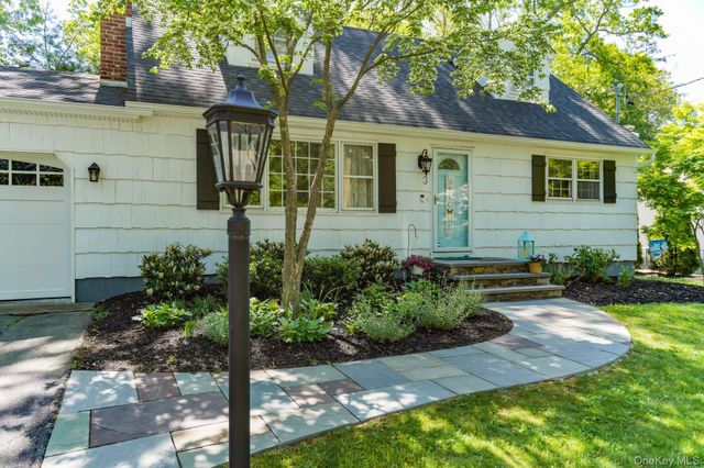 3 Triangle Drive, Setauket, NY 11733