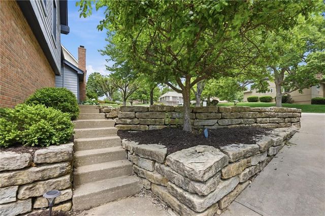 5722 Noland Road, Shawnee, KS 66216