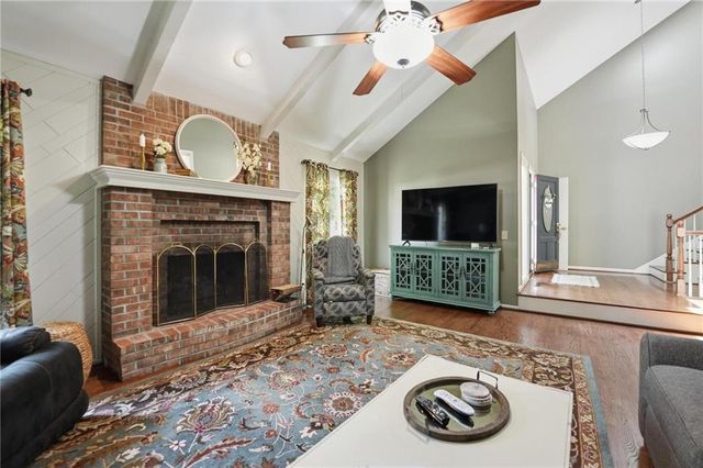 5722 Noland Road, Shawnee, KS 66216