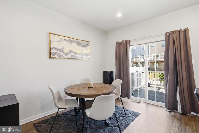 17 CONTINENTAL BLVD, Sicklerville, NJ 08081