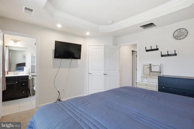 17 CONTINENTAL BLVD, Sicklerville, NJ 08081