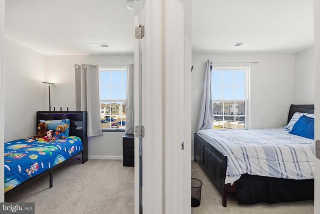 17 CONTINENTAL BLVD, Sicklerville, NJ 08081