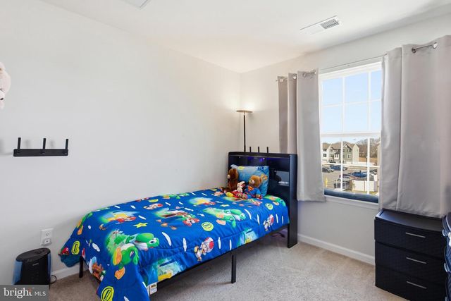 17 CONTINENTAL BLVD, Sicklerville, NJ 08081