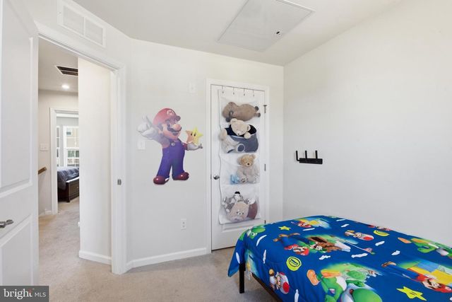 17 CONTINENTAL BLVD, Sicklerville, NJ 08081