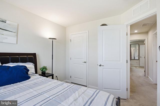 17 CONTINENTAL BLVD, Sicklerville, NJ 08081