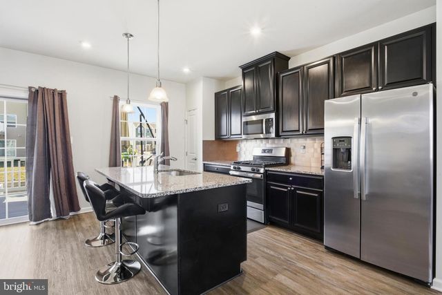 17 CONTINENTAL BLVD, Sicklerville, NJ 08081