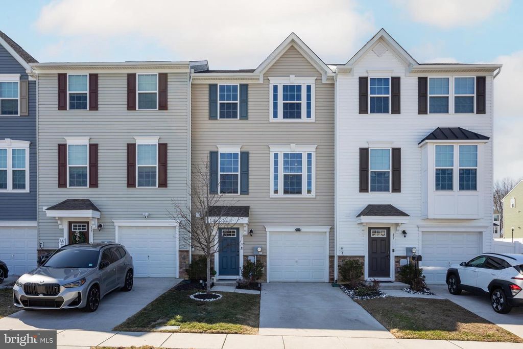 17 CONTINENTAL BLVD, Sicklerville, NJ 08081