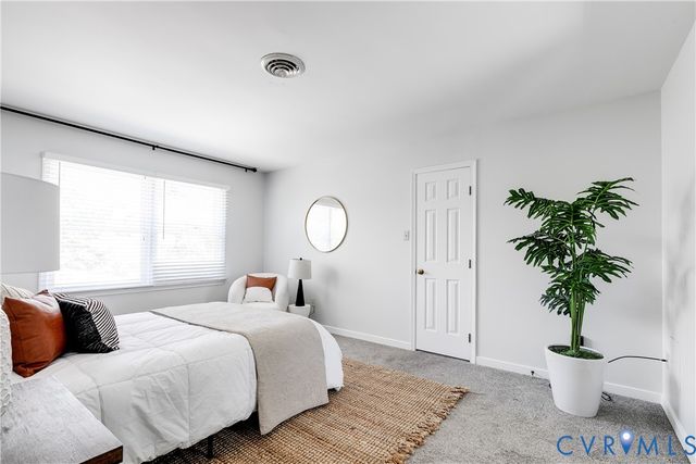 5202 Reids Pointe Rd, Glen Allen, VA 23060