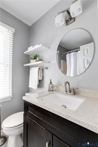5202 Reids Pointe Rd, Glen Allen, VA 23060