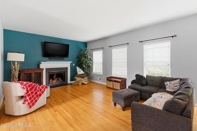 801 Cranberry Road, Beachwood, NJ 08722