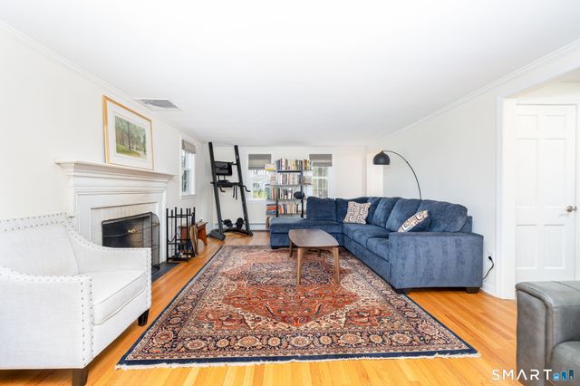 117 Roslyn Drive, New Britain, CT 06052