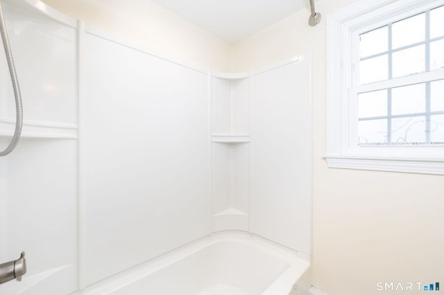 117 Roslyn Drive, New Britain, CT 06052