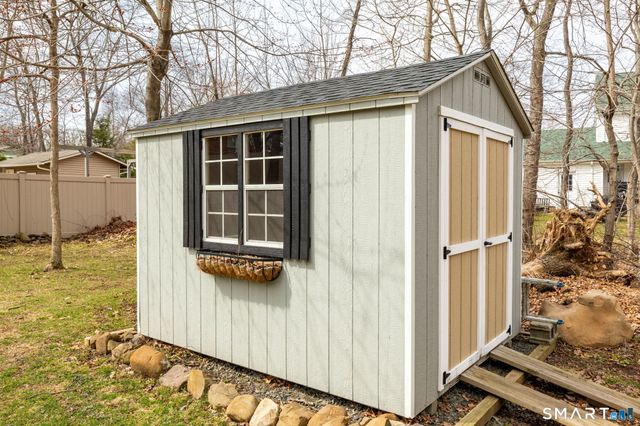 117 Roslyn Drive, New Britain, CT 06052