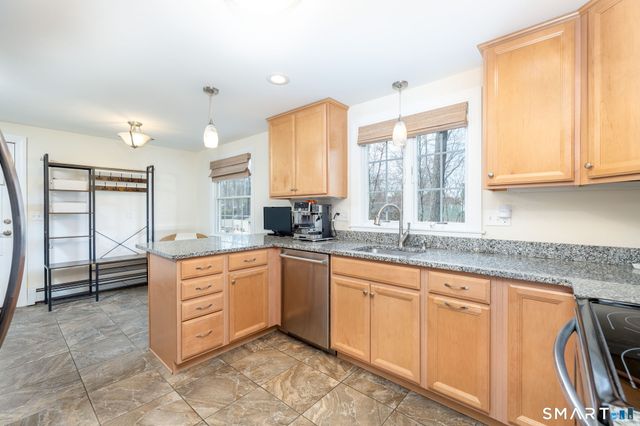 117 Roslyn Drive, New Britain, CT 06052