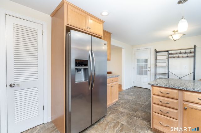 117 Roslyn Drive, New Britain, CT 06052