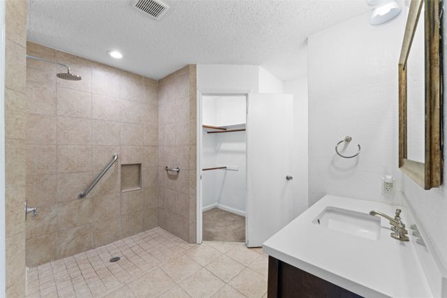 1013 Hunters Glen Drive, Mesquite, TX 75150