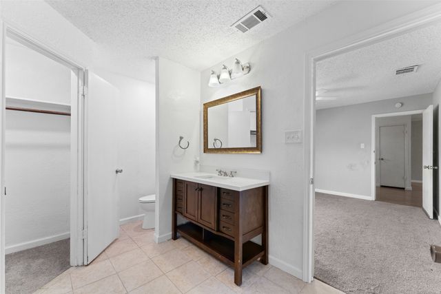 1013 Hunters Glen Drive, Mesquite, TX 75150