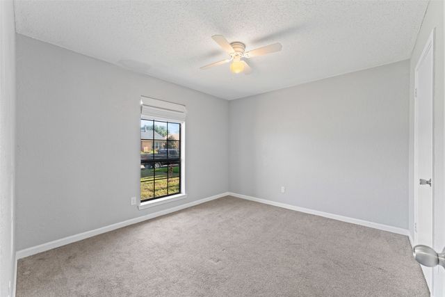 1013 Hunters Glen Drive, Mesquite, TX 75150