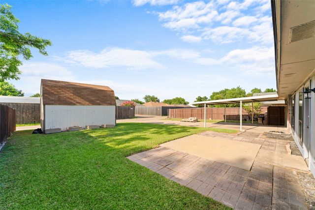 1013 Hunters Glen Drive, Mesquite, TX 75150