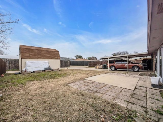 1013 Hunters Glen Drive, Mesquite, TX 75150