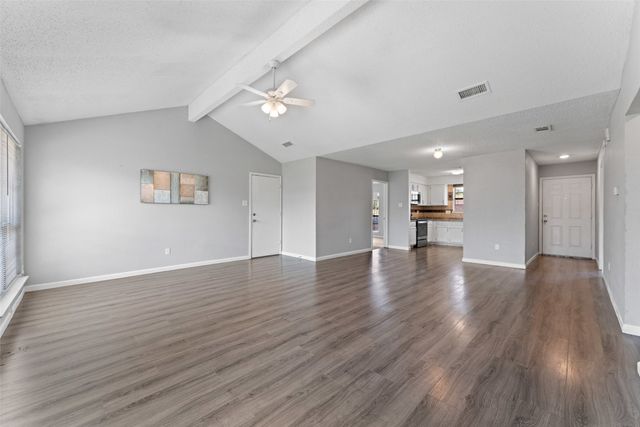 1013 Hunters Glen Drive, Mesquite, TX 75150
