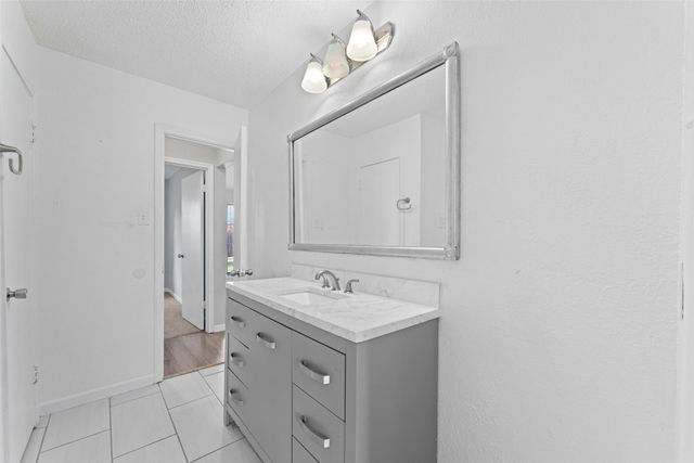 1013 Hunters Glen Drive, Mesquite, TX 75150