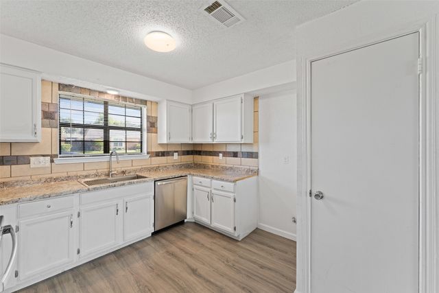 1013 Hunters Glen Drive, Mesquite, TX 75150