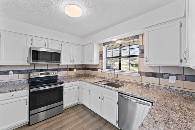 1013 Hunters Glen Drive, Mesquite, TX 75150