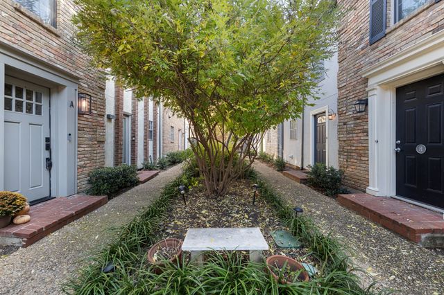 4306 Buena Vista Street 102B, Dallas, TX 75205