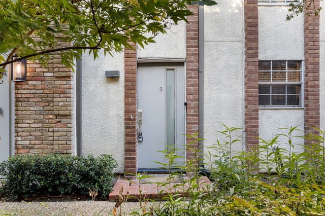 4306 Buena Vista Street 102B, Dallas, TX 75205