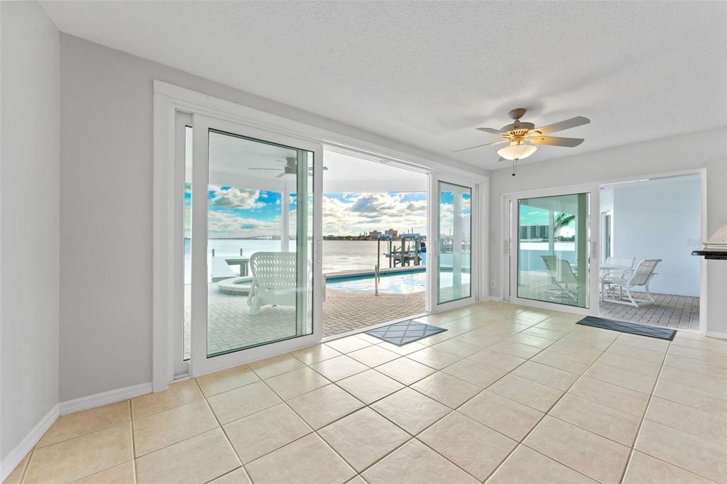 Image 13 of property listing at 2936 68TH AVENUE S, St Petersburg, FL 33712