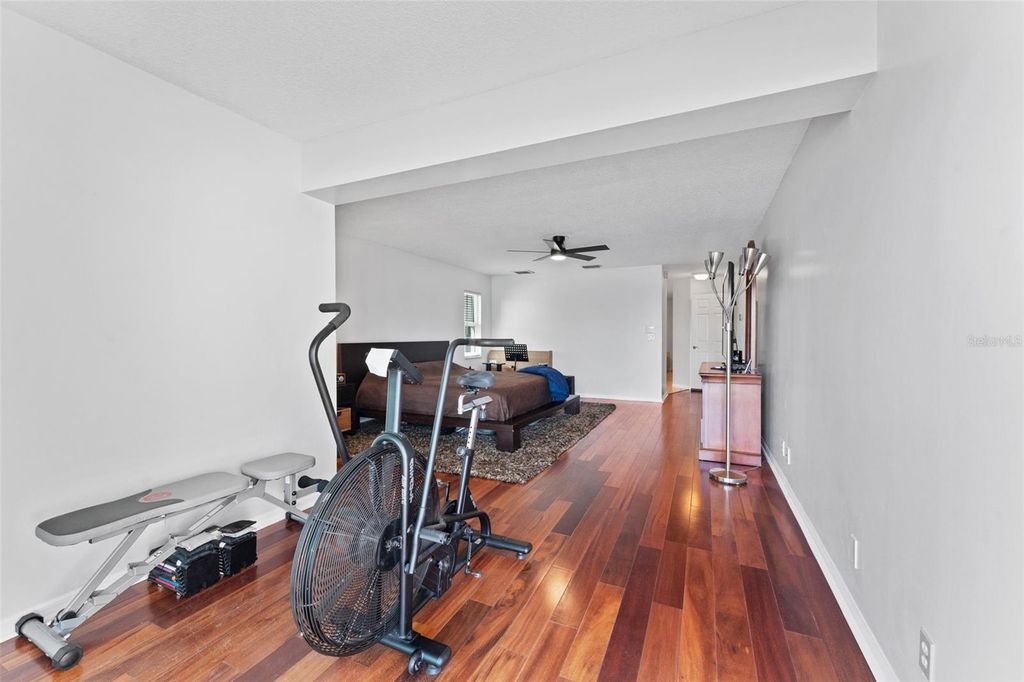 Image 20 of property listing at 2936 68TH AVENUE S, St Petersburg, FL 33712