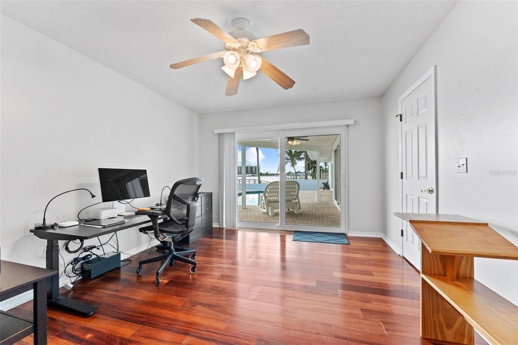 Image 31 of property listing at 2936 68TH AVENUE S, St Petersburg, FL 33712