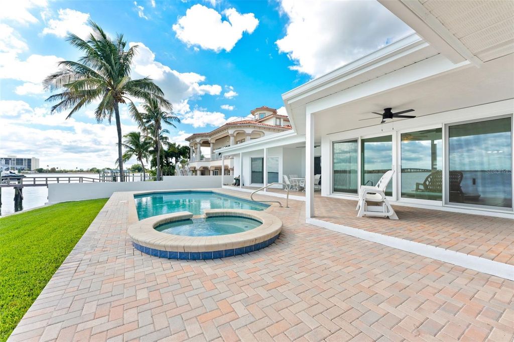 Image 38 of property listing at 2936 68TH AVENUE S, St Petersburg, FL 33712