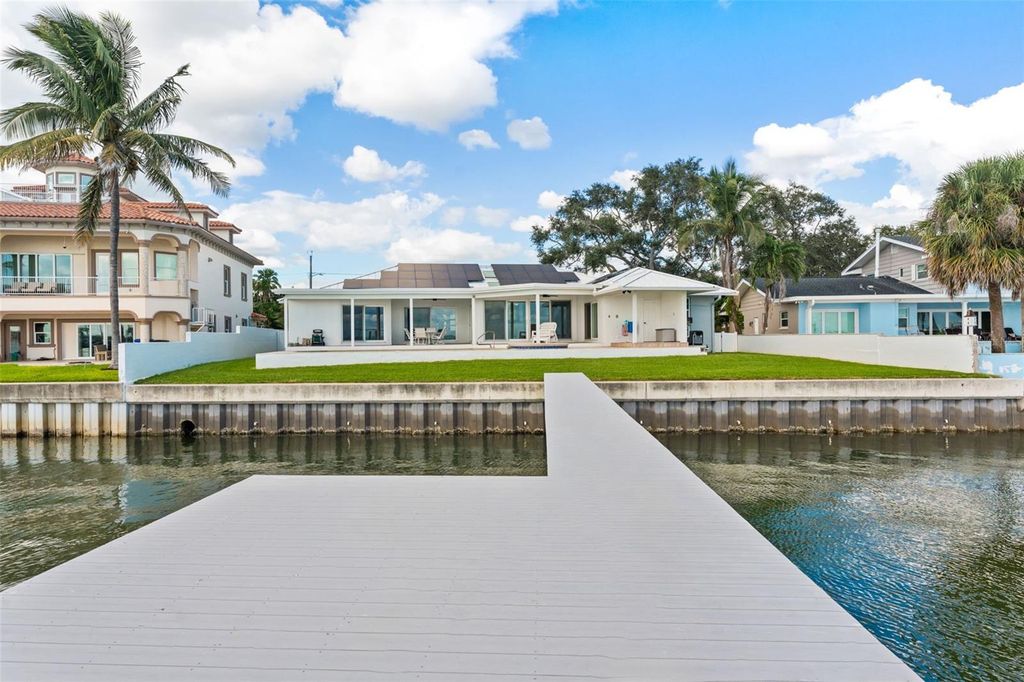 Image 40 of property listing at 2936 68TH AVENUE S, St Petersburg, FL 33712