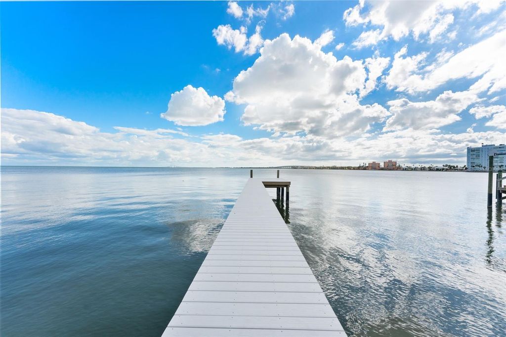 Image 44 of property listing at 2936 68TH AVENUE S, St Petersburg, FL 33712