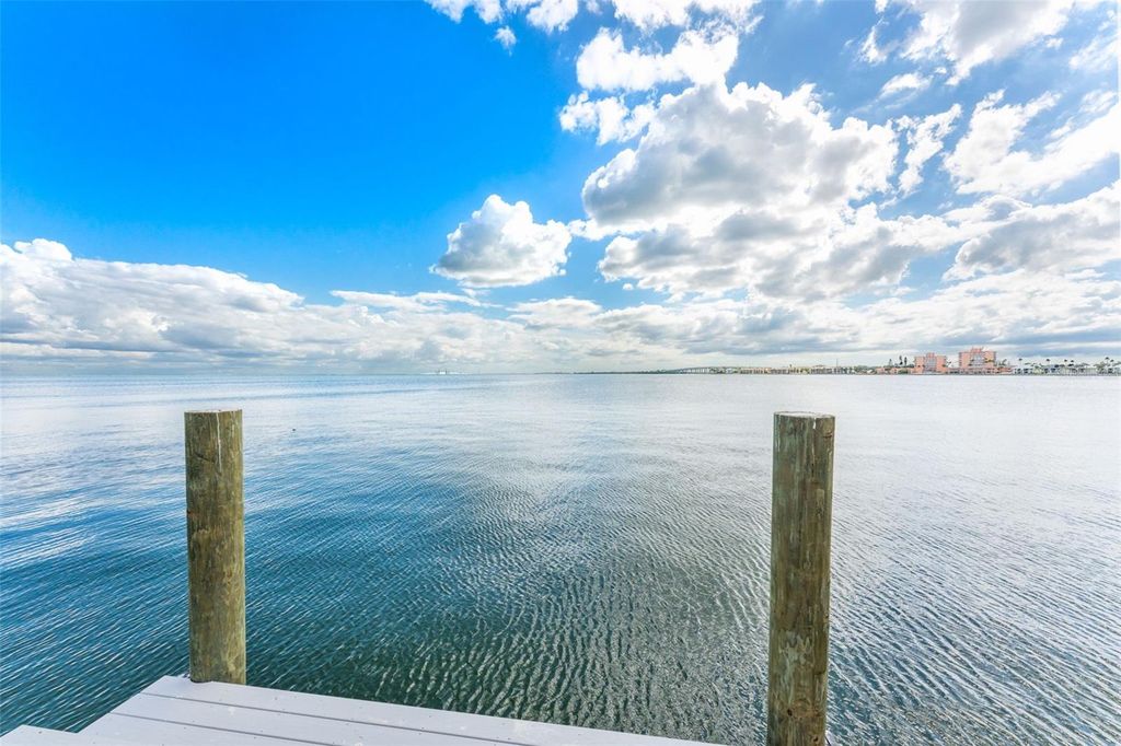 Image 45 of property listing at 2936 68TH AVENUE S, St Petersburg, FL 33712