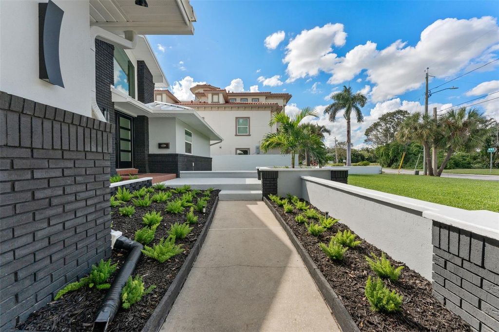 Image 55 of property listing at 2936 68TH AVENUE S, St Petersburg, FL 33712