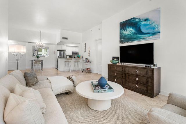 99 SE Mizner Boulevard 543, Boca Raton, FL 33432