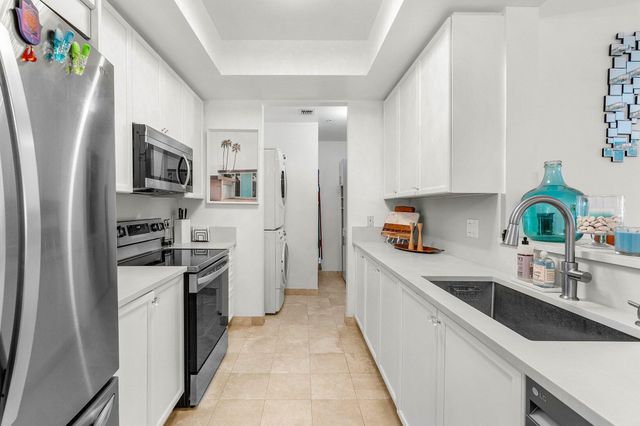 99 SE Mizner Boulevard 543, Boca Raton, FL 33432