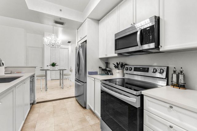 99 SE Mizner Boulevard 543, Boca Raton, FL 33432