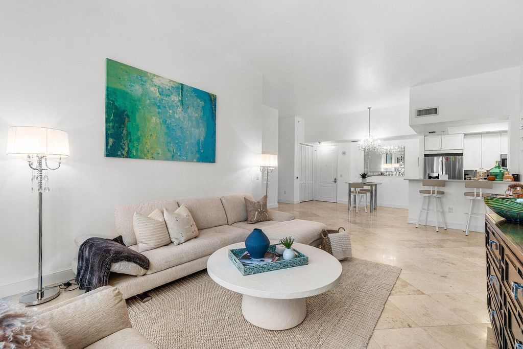 99 SE Mizner Boulevard 543, Boca Raton, FL 33432