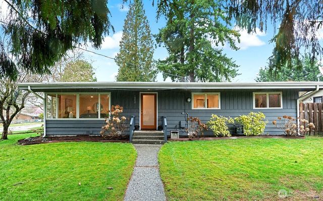 4902 NE 7th Place, Renton, WA 98059